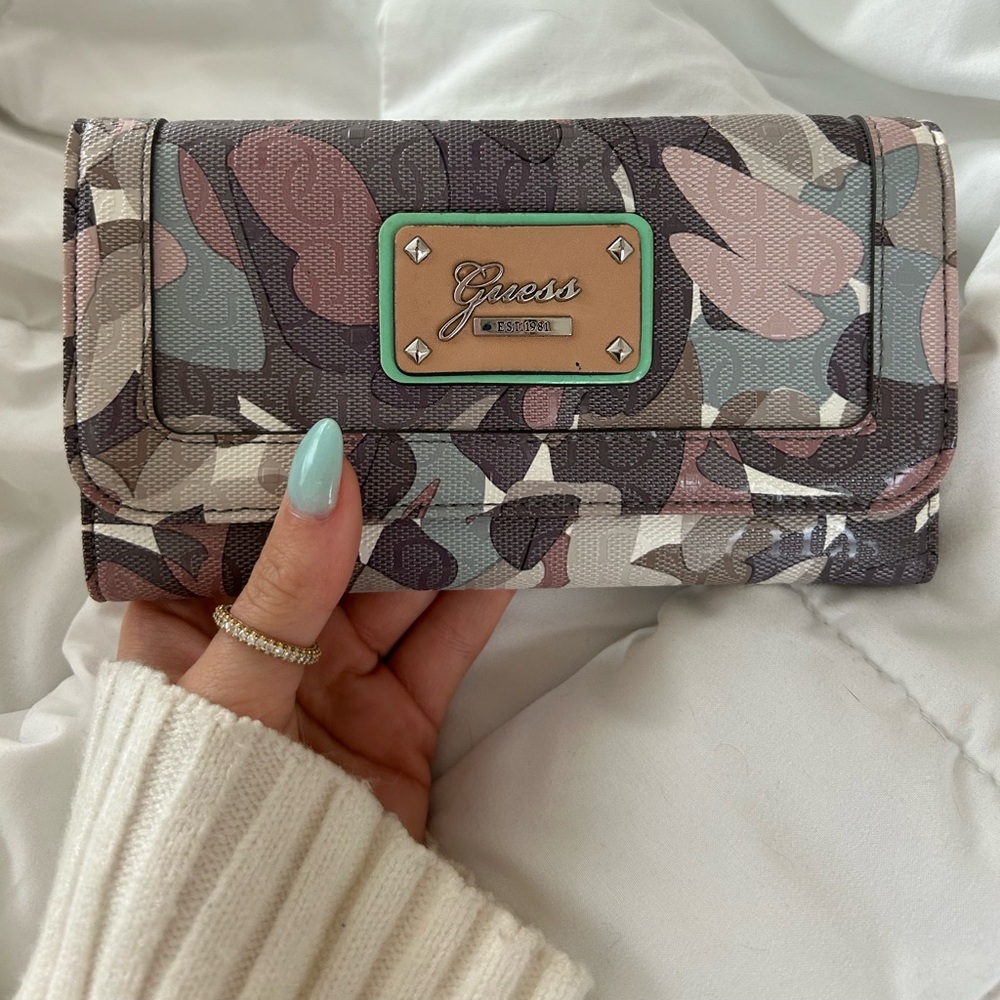 Guess wallet